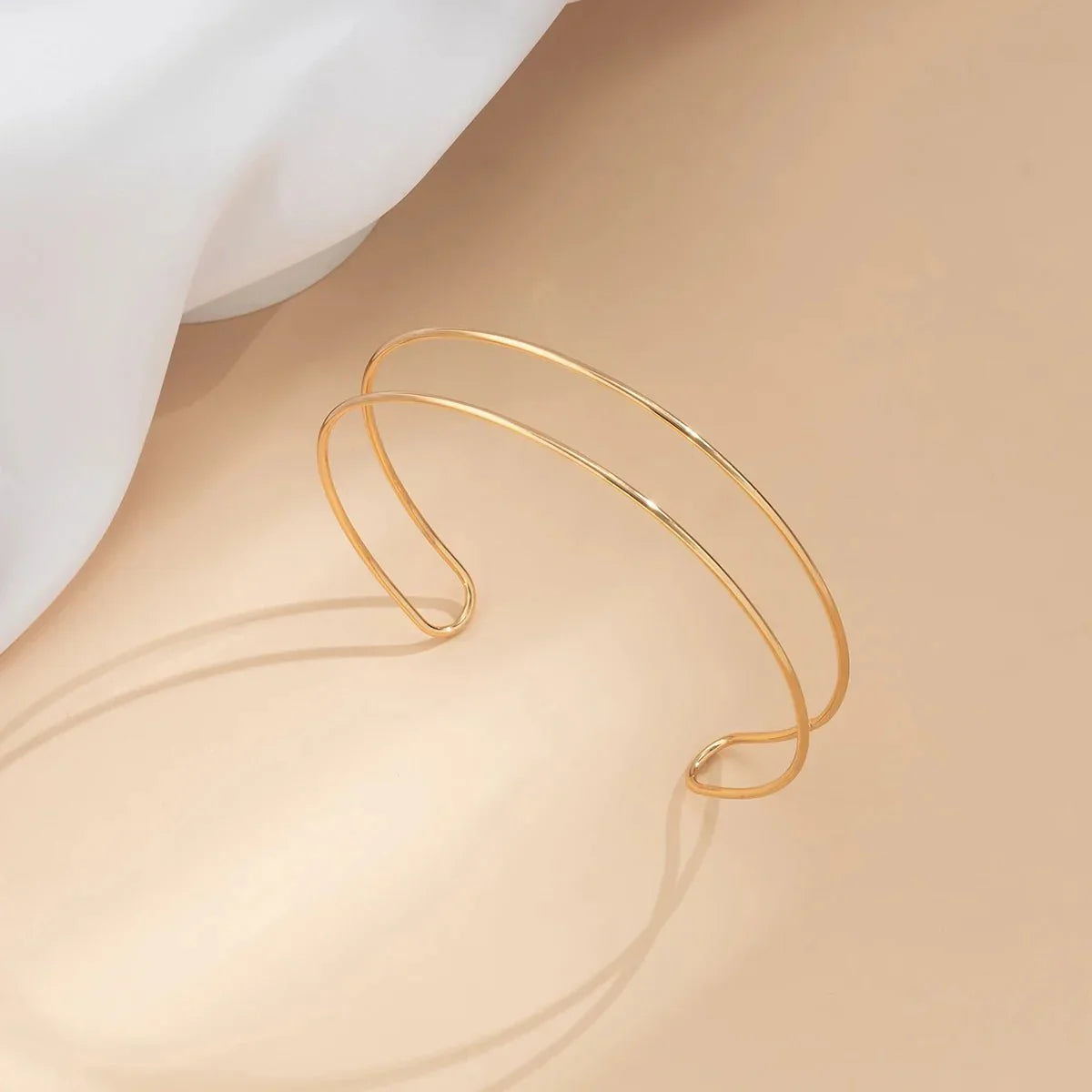 Colar Choker Dourada Minimalista